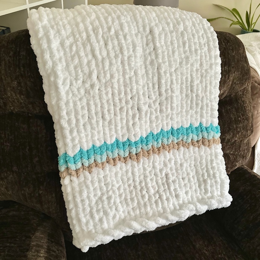 Beachy Chunky Knit Blanket - Fluffy and Soft Hand Knit Chenille